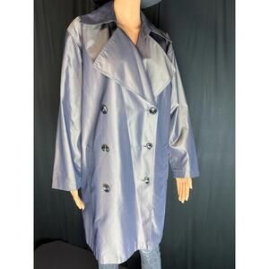 Chico’s iridescent trench coat Chico Size One formal casual trendy